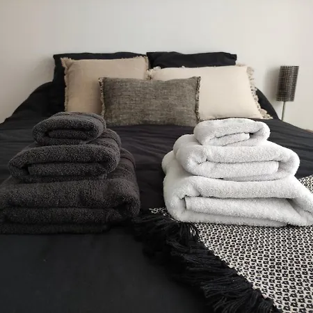 65m2 Proche Centre Ville, Parking Appartamento