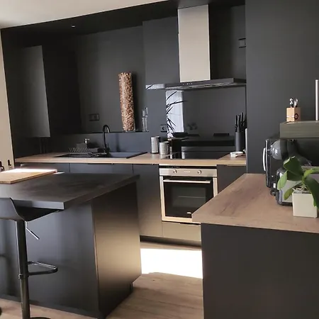 65m2 Proche Centre Ville, Parking Angers