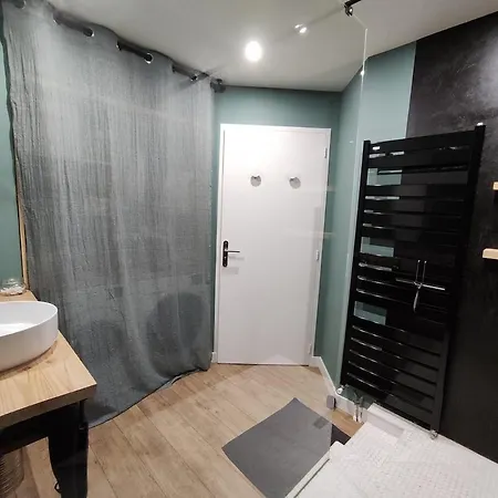65m2 Proche Centre Ville, Parking Apartment Angers